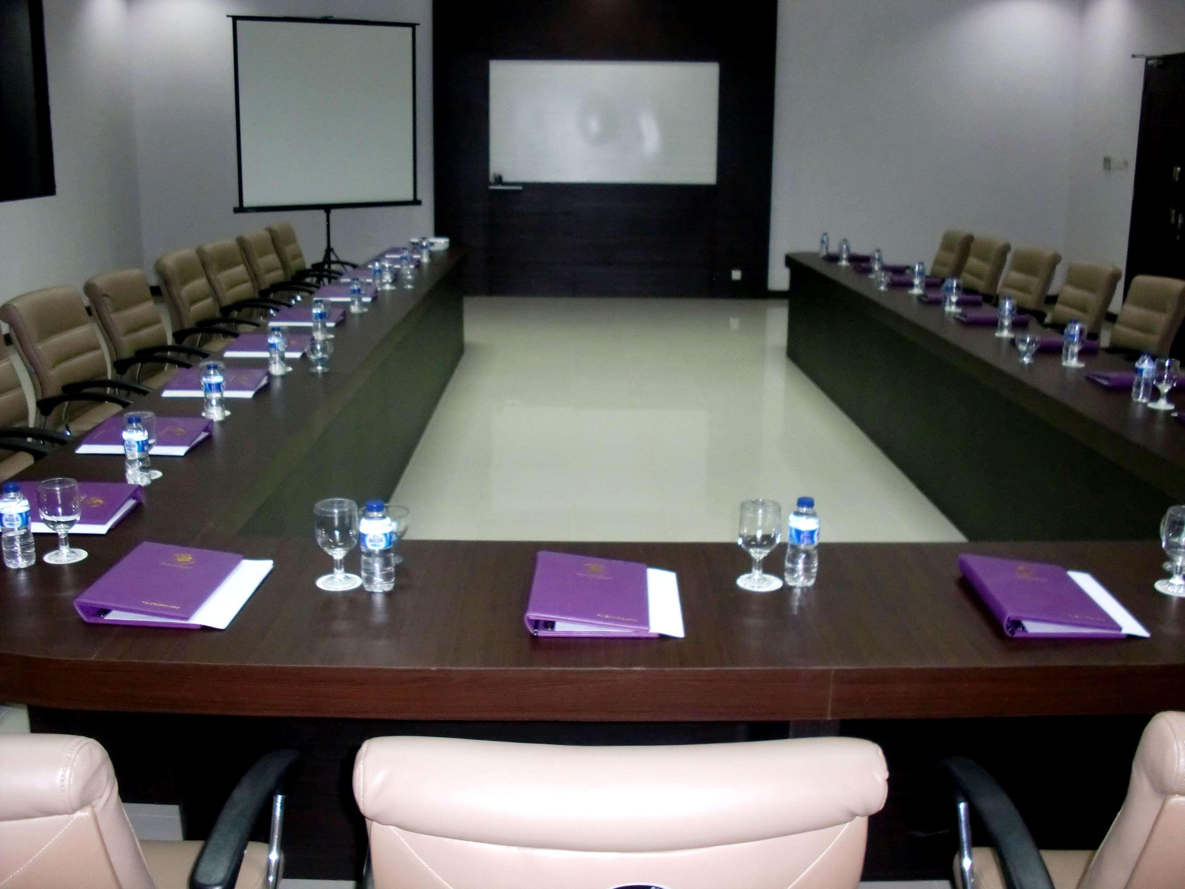 Kyriad Sadurengas Hotel Tanah Grogot Esterno foto