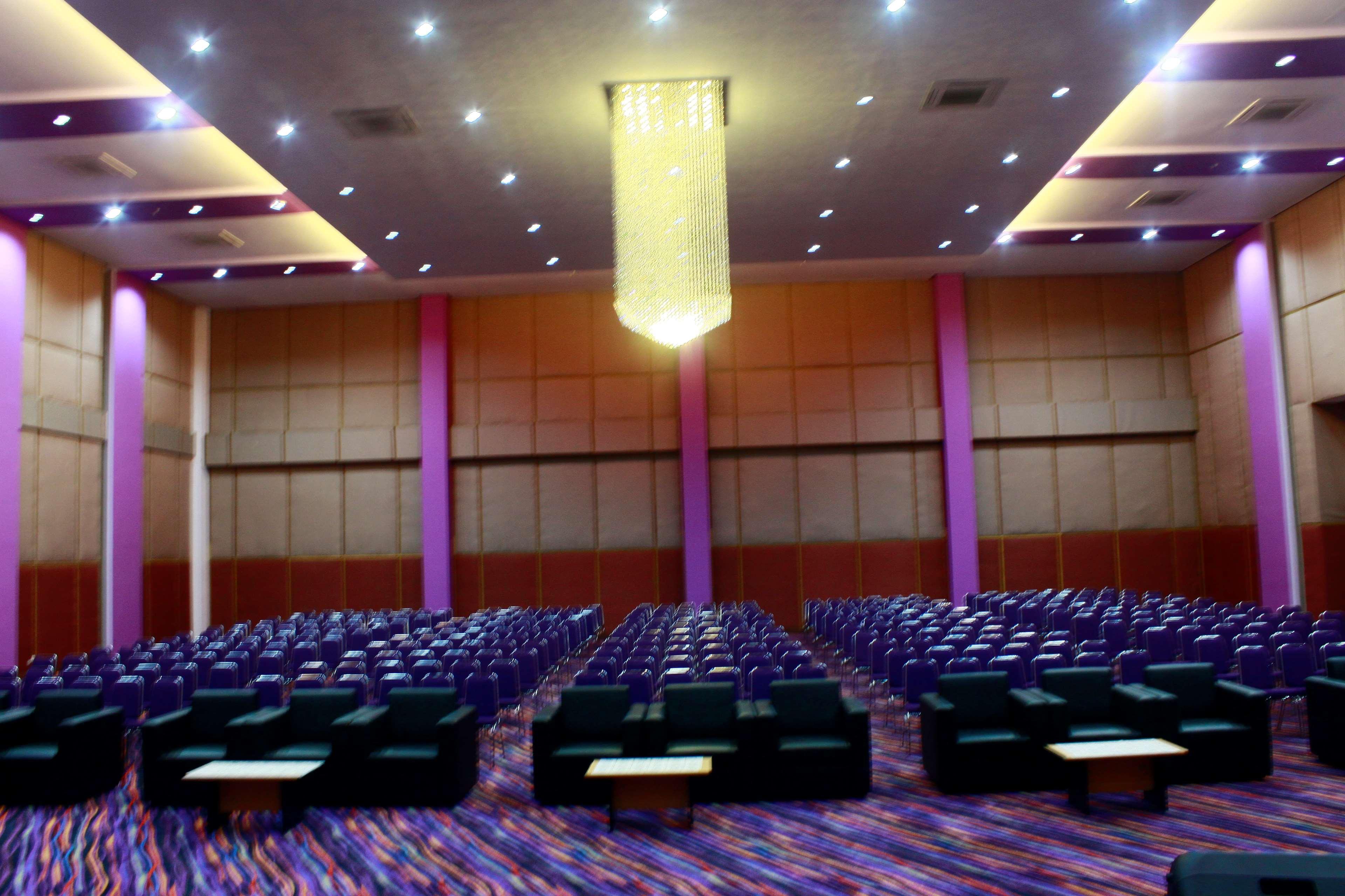 Kyriad Sadurengas Hotel Tanah Grogot Esterno foto