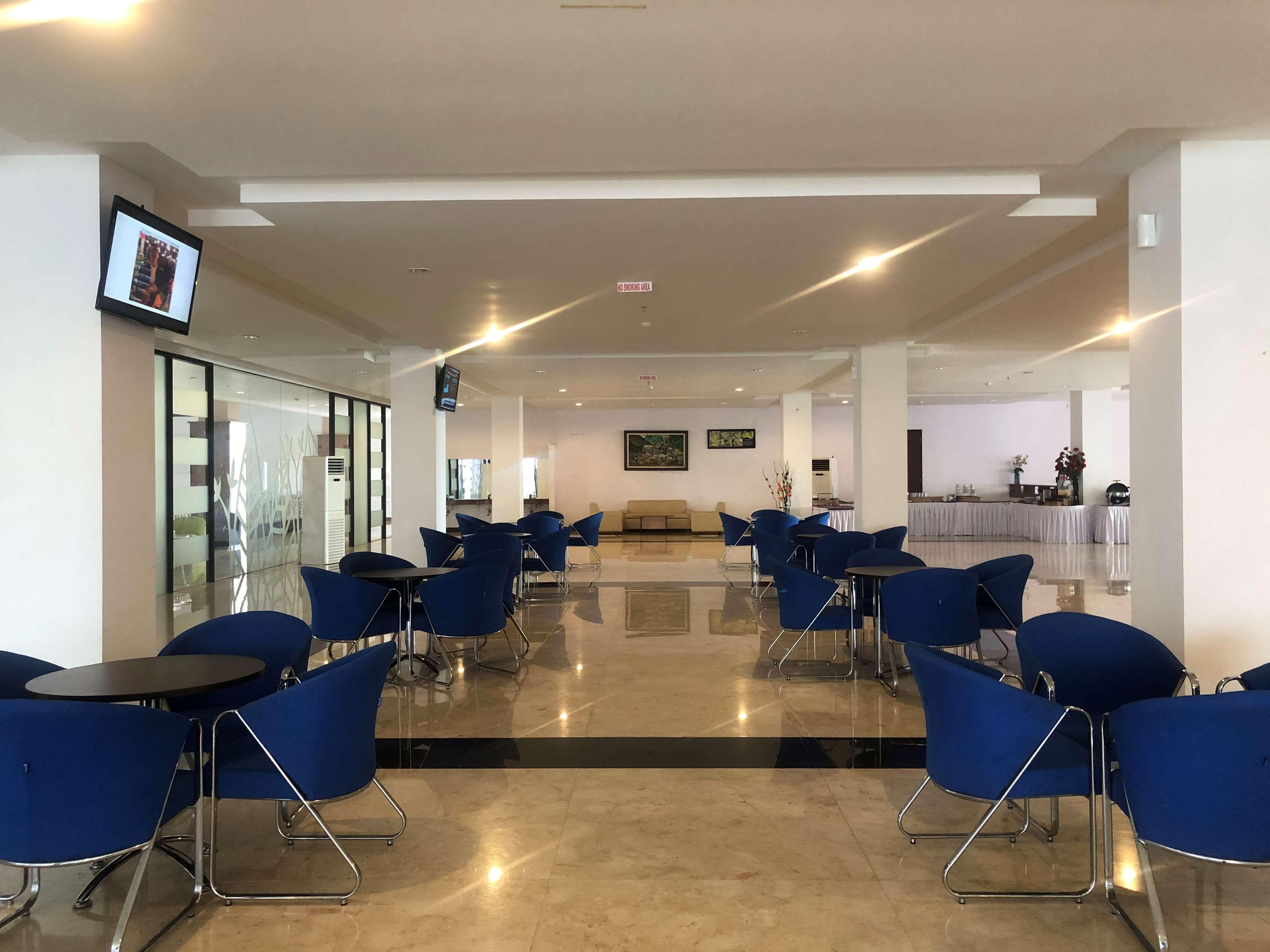 Kyriad Sadurengas Hotel Tanah Grogot Esterno foto